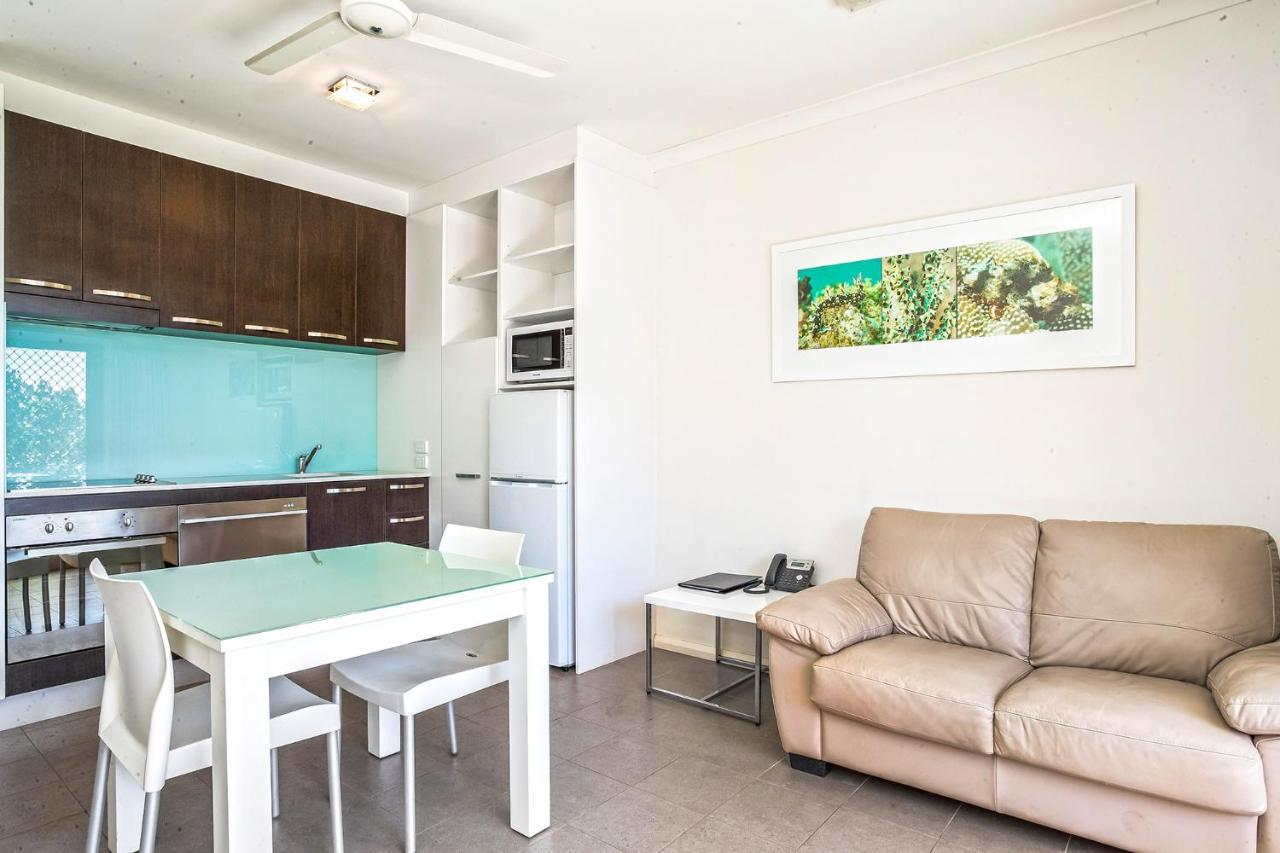 Onslow Beach Resort Экстерьер фото