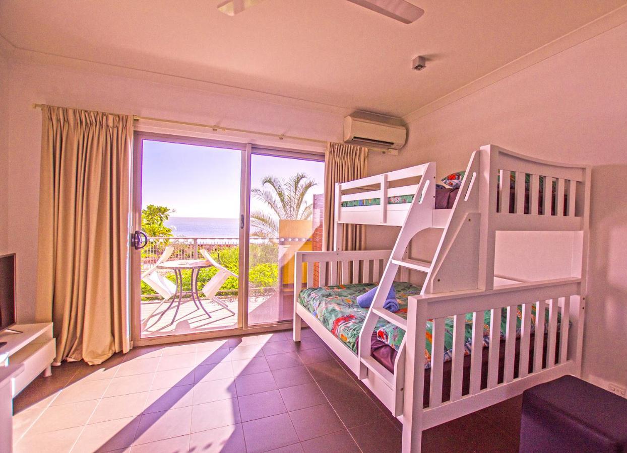 Onslow Beach Resort Экстерьер фото