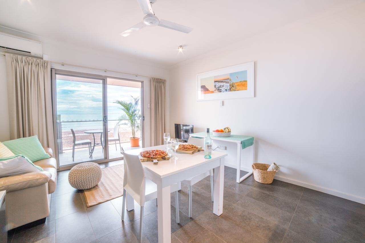 Onslow Beach Resort Экстерьер фото