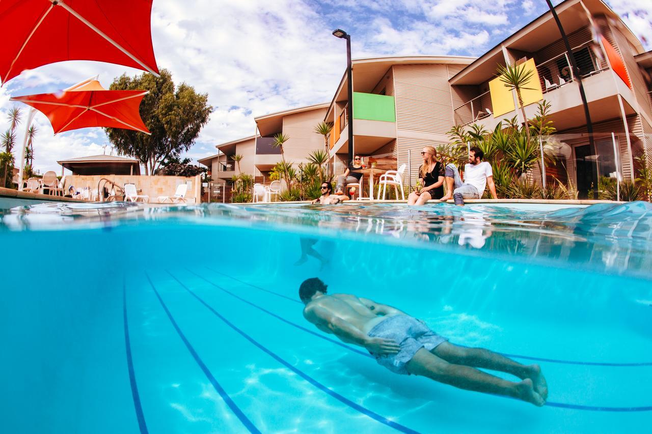 Onslow Beach Resort Экстерьер фото